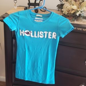 HOLLISTER T-SHIRT